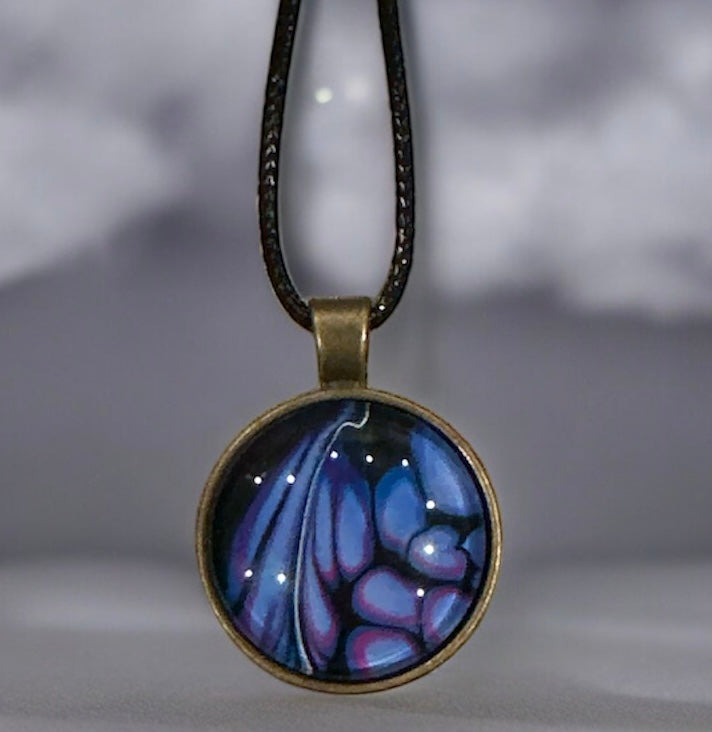 Original Abstract Art - Pendant 25mm - Necklace - Fluid Art - Wearable Art - Functional Art